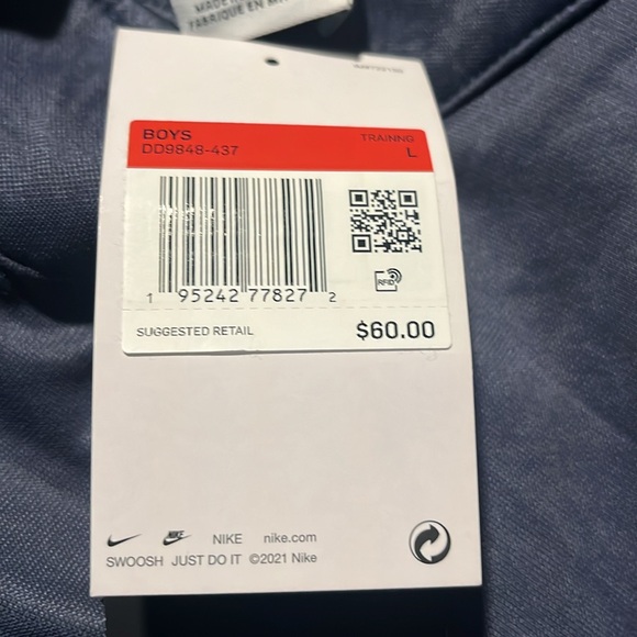 Boy’s Nike Therma-Fit Jacket - Picture 7 of 7